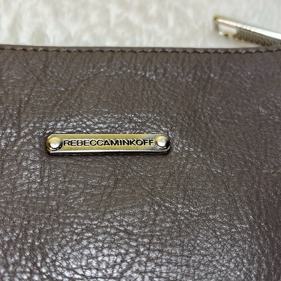 Crossover Rebecca Minkoff bag tan with silvertone chain and zipper - Picture 4 of 7